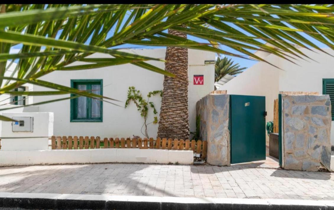Rockbeach Bungalow Costa Teguise Exterior photo